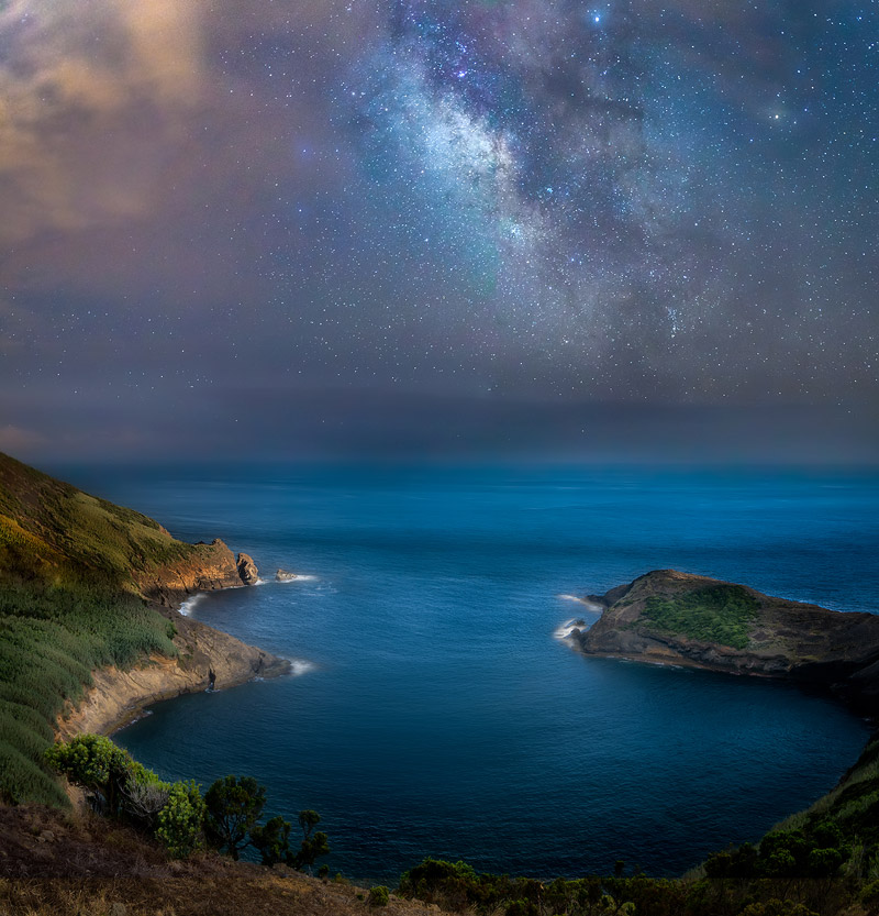 Milky Way on Bay of Caldeirinhas - Photo by Enrico Villa